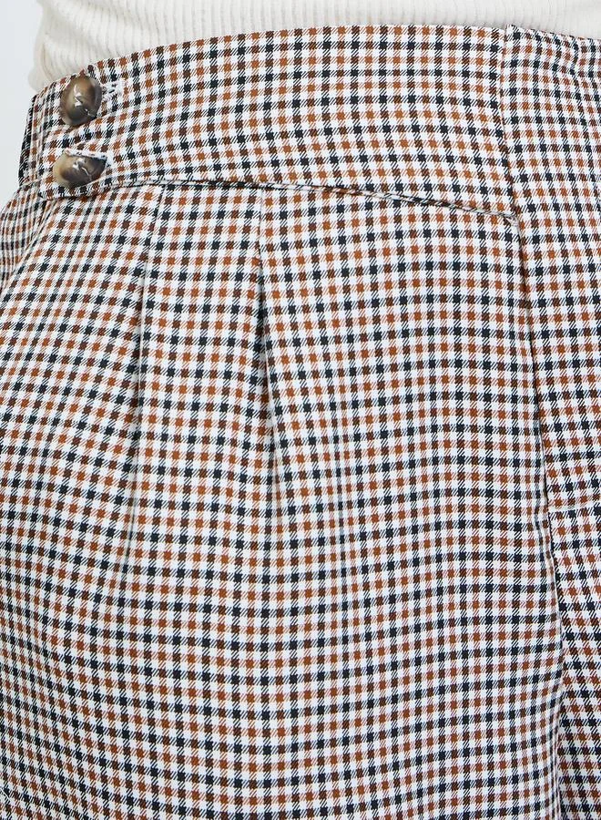 تايك تو بنطال كاروهات بقصة ضيقة من الأسفل